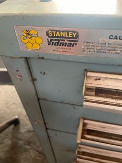 STANLEY VIDMAR TOOL BOX / VISE
