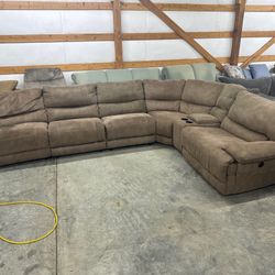 Reclining Sectional Couch (WE DELIVER)