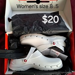 Eva Walk Clogs. Women's Size 8.5.