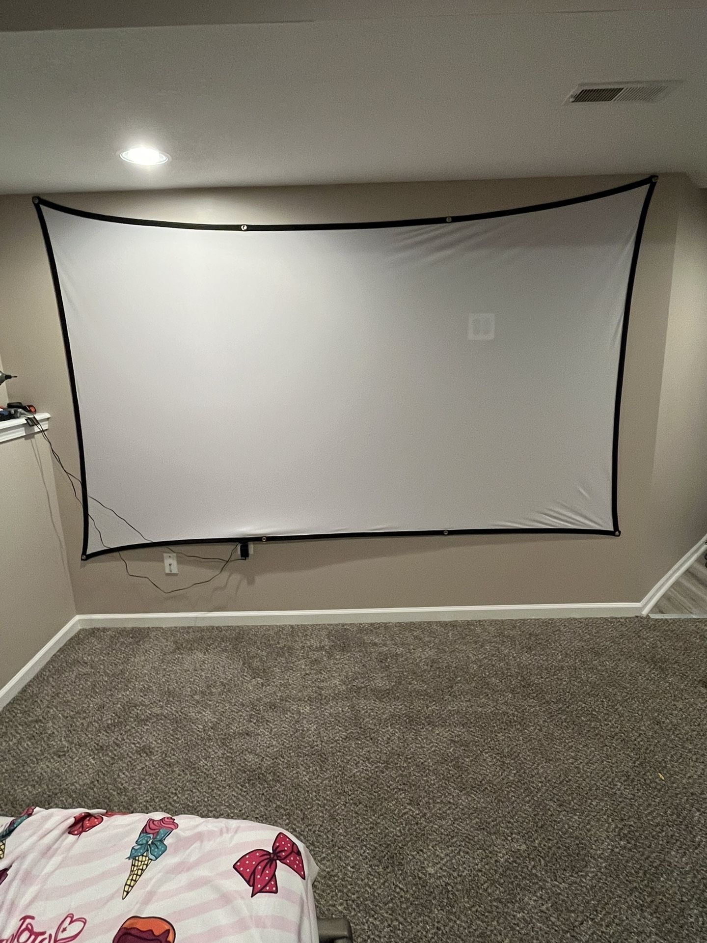 Vankyo Projector With Screen