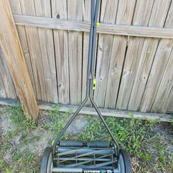 Earthwise 16-Inch 7-Blade Push Reel Lawn Mower