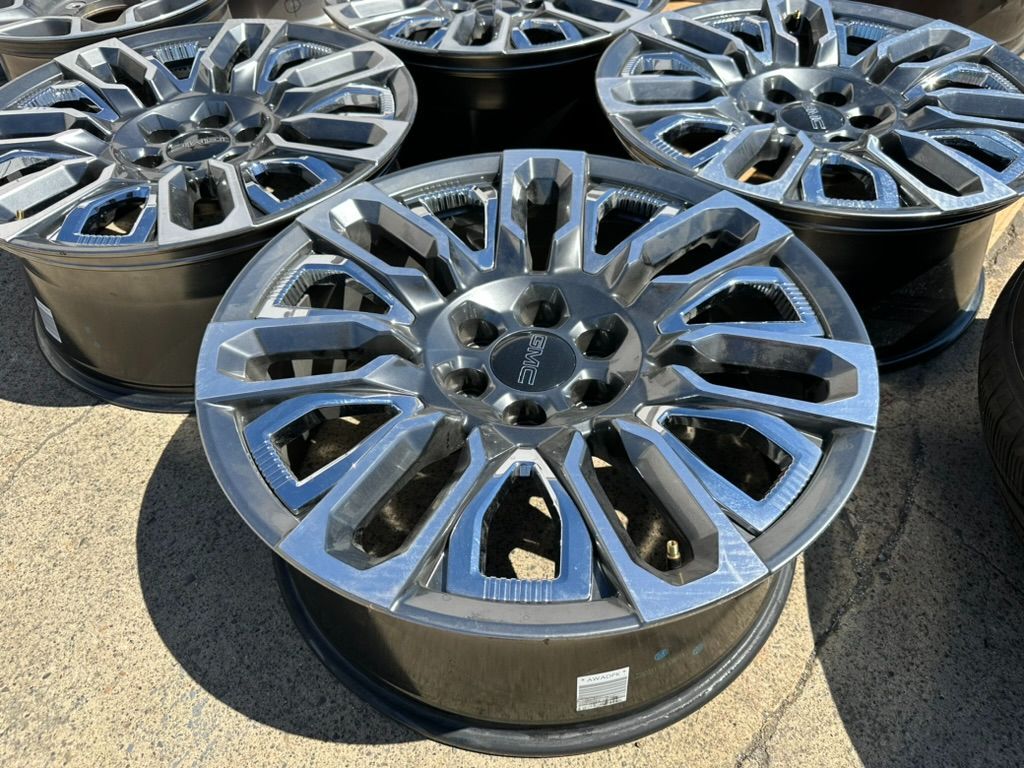 DELIVERY - 4x OEM 22 INCH WHEELS RIMS GMC SIERRA YUKON 2023-2024 OEM CHARCOAL MACHINED