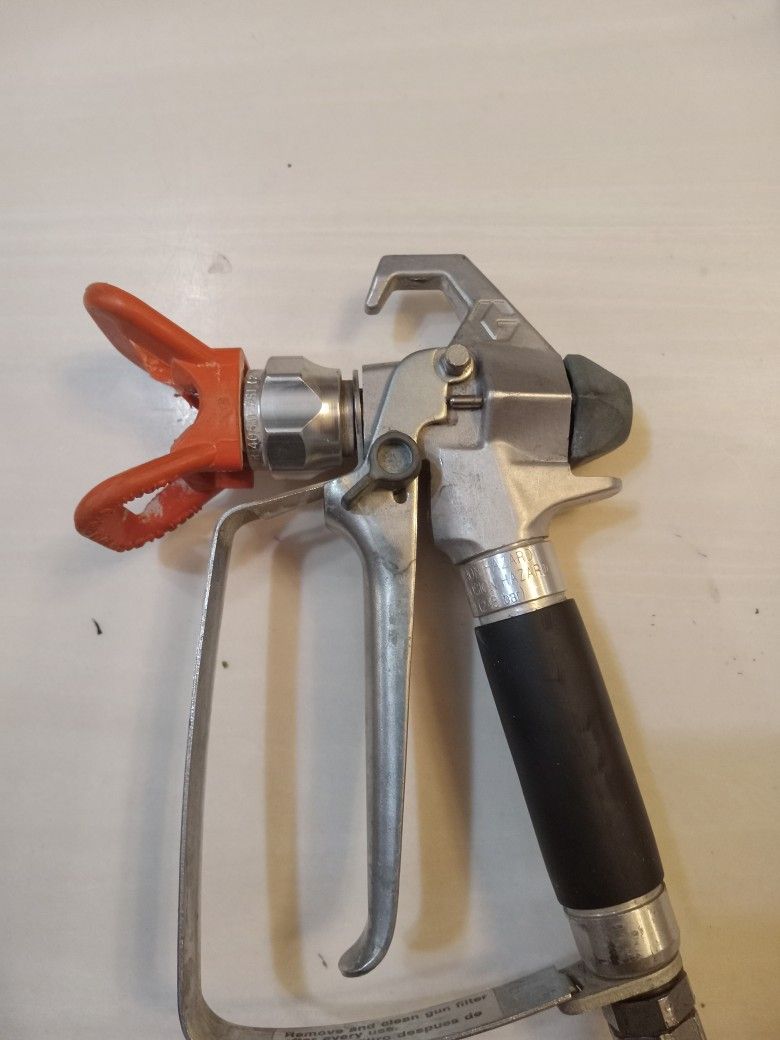 Graco XR7 Power Piston Paint Sprayer With Hose And Gun for Sale in