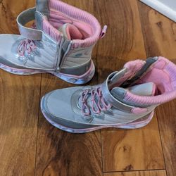 Beautiful Skechers Girls Heart Lights  Shoes Boot Comfy  Size U.S 1 Eur 32  Gray/Pink