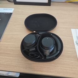 Sony WH1000XM3 Noise Cancelling Headphones