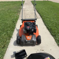 Husqvarna Self Propelled 4*4 AWD Good Condition First Pull Start 