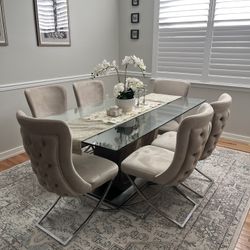 Like New Dining Set