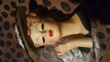 Head vase