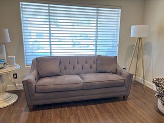 Flexsteel Tufted Sofa with Nailhead Trim