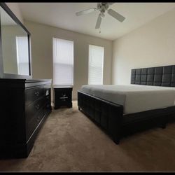 Brand New Complete Bedroom Set With Mattress Queen / King Size Available