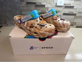 Crocs Cinnamon Toast Crunch