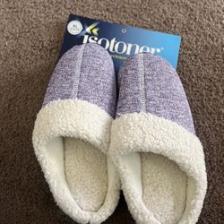 Isotoner women’s Slippers XL 9.5-10