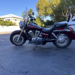 Honda Shadow 750
