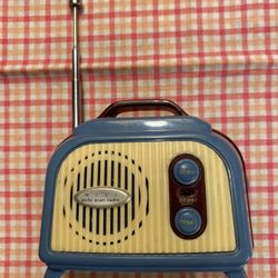 Tiny Short-wave Radio (battery-powered).