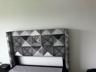Queen size bed with unique pattern