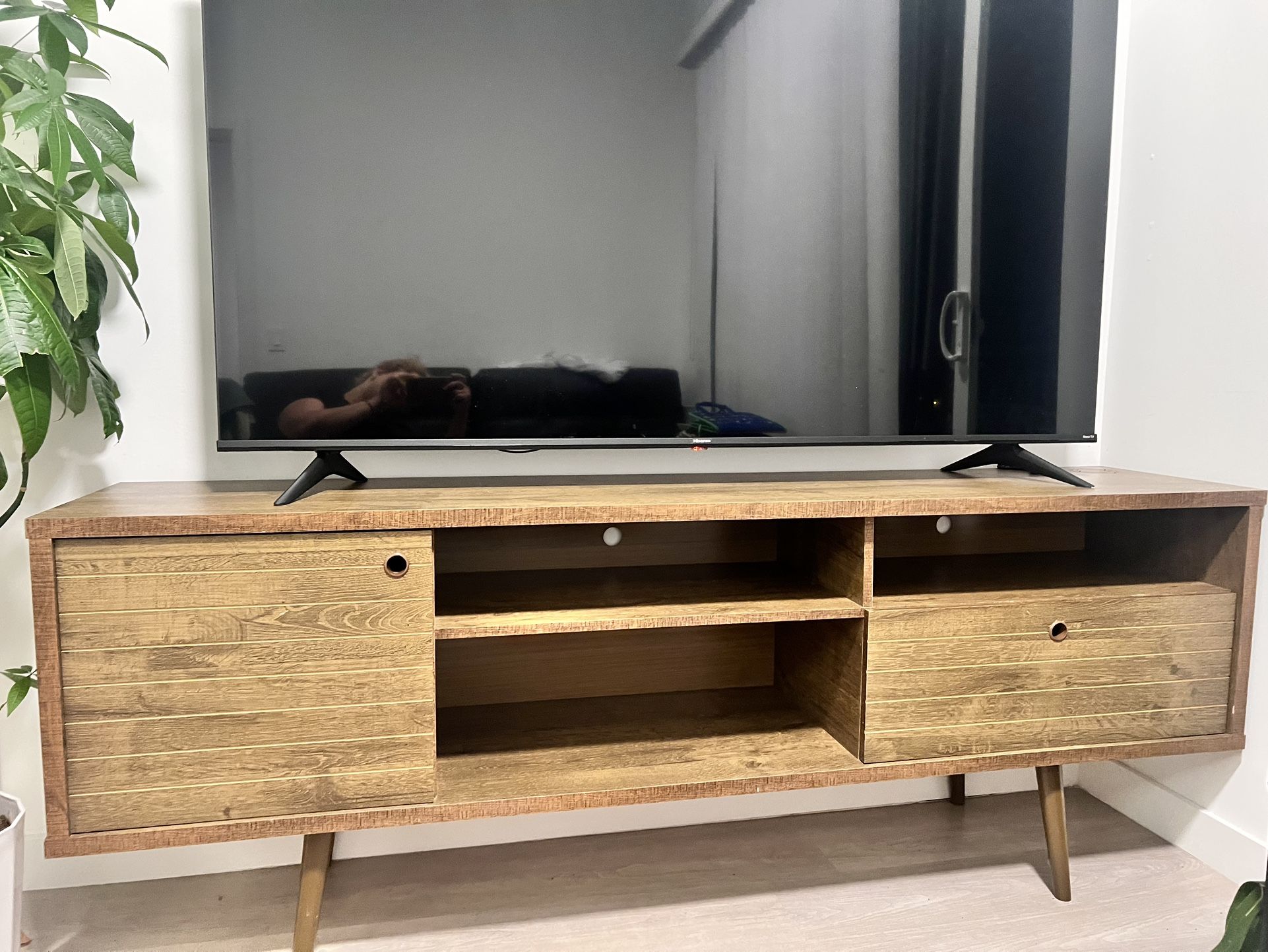 TV Stand For 80”