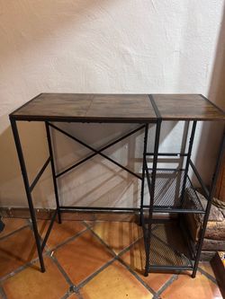 Adjustable table w/shelves