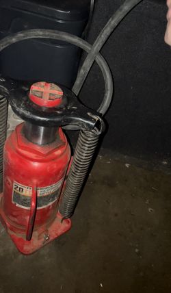 20 Ton Air/Hydraulic Bottle Jack