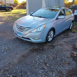  2013.  Sonata  Hyundai 