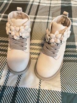 Carters toddler girls boots 👢 size 7c brand new $15