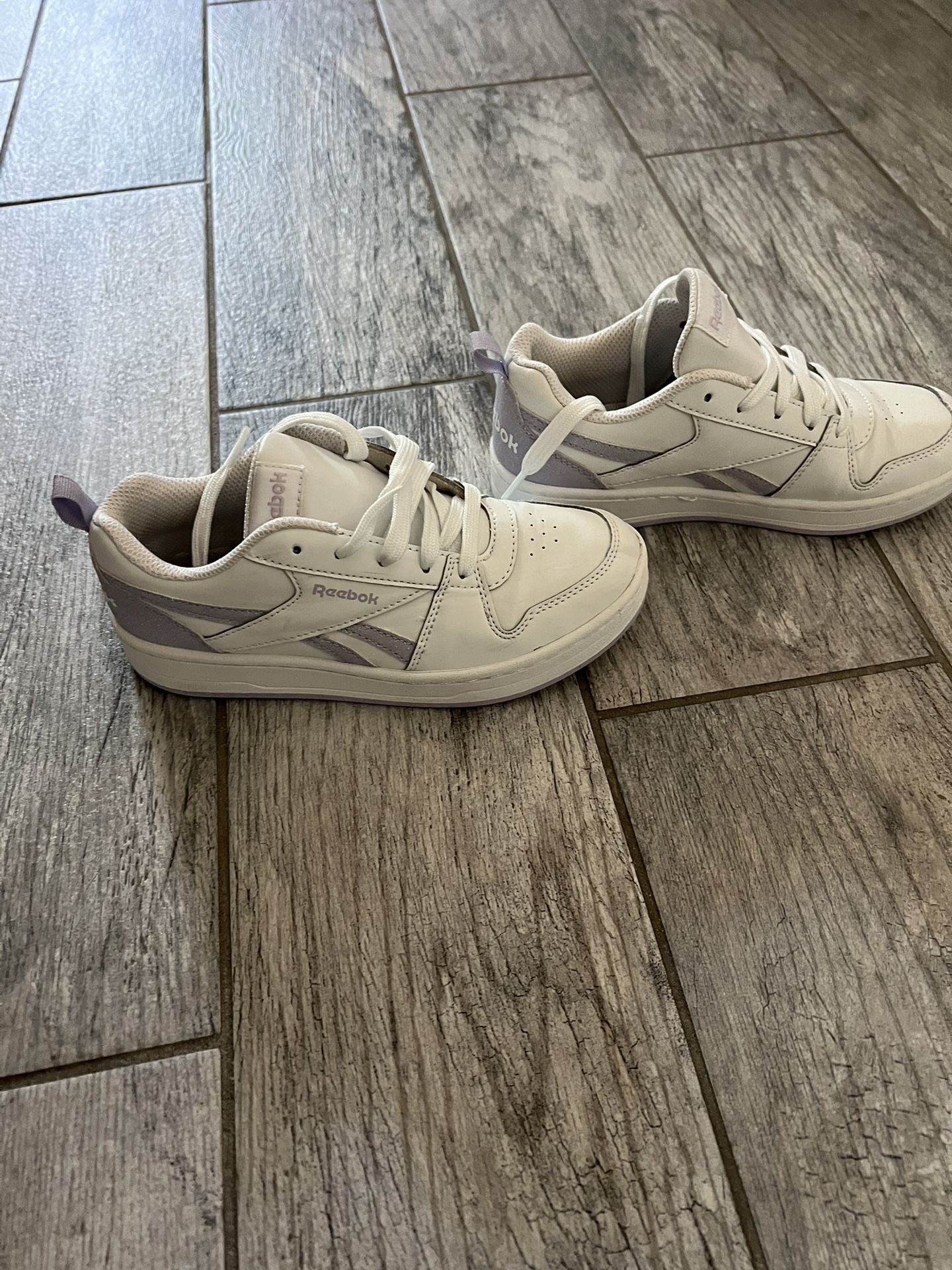 Kid’s Reebok. Size 2. White And Purple. Washed Clean.