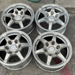 Mitsubishi Montero Sport 16 inch aluminum wheels 6 on 5.5 lug pattern 