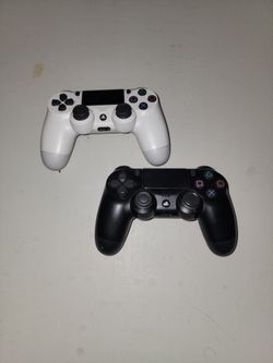 NONWORKING  2 PS4 Controllers 