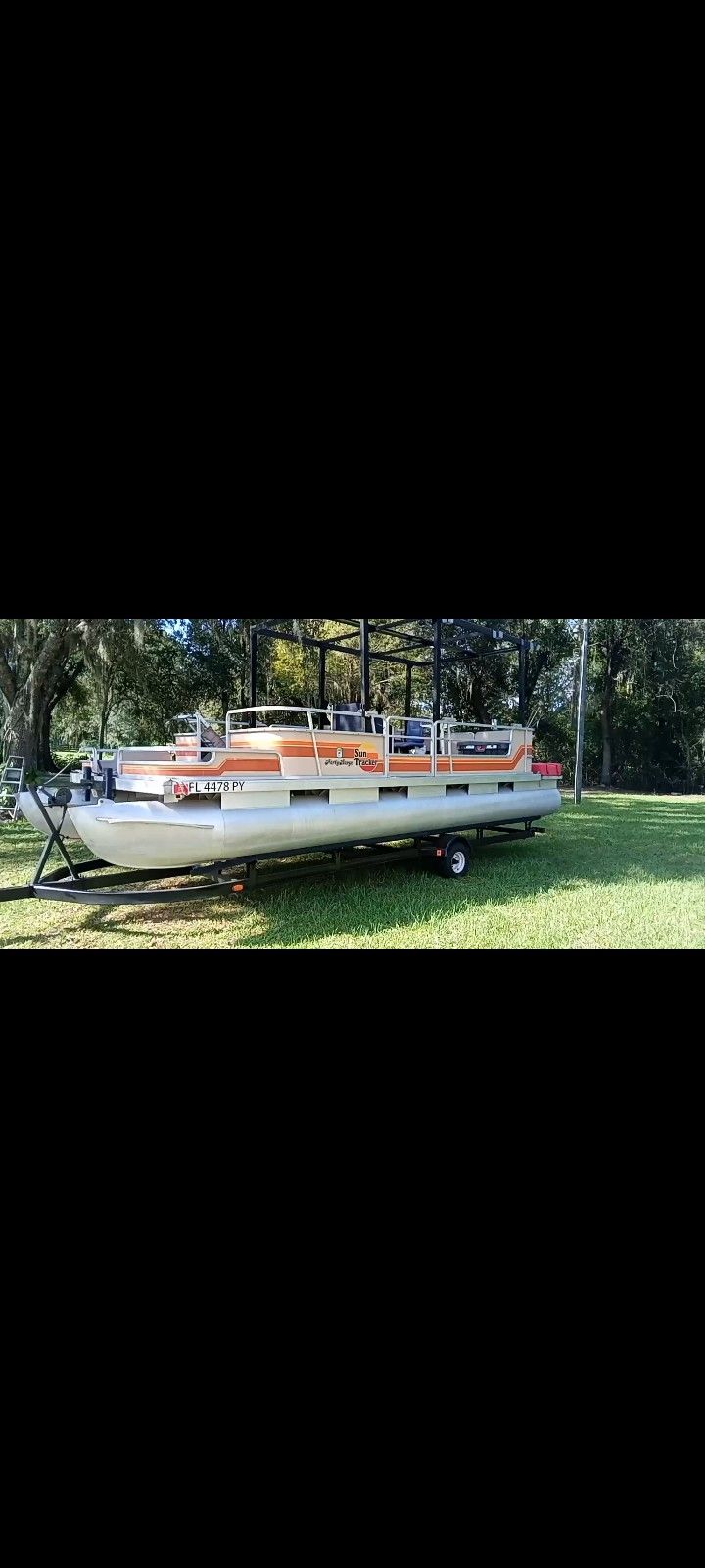 $4.800. O.B.O. 24ft. Sun Tracker Party Barge,Sale are Trade for Truck,Camper r Side by Side