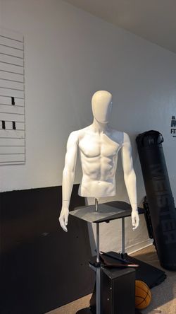 Male Upper Body Mannequin – Glossy White