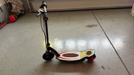 Electric scooter Razor E100