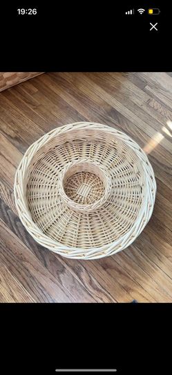 Rattan Wicker Dip&Chips Basket Mint condition