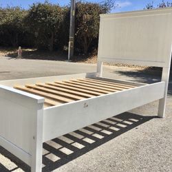 ***Pottery Barn Twin Bed ***