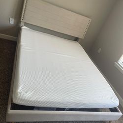 Queen-Size bed frame & Mattress (NEED TO PCK IT ASAP!)