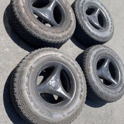 4 — 235/75r15 5x5 5x127 Chevy Silverado 1500 Wheels Rims Good 90% Treads 2024 DOT AT Tires