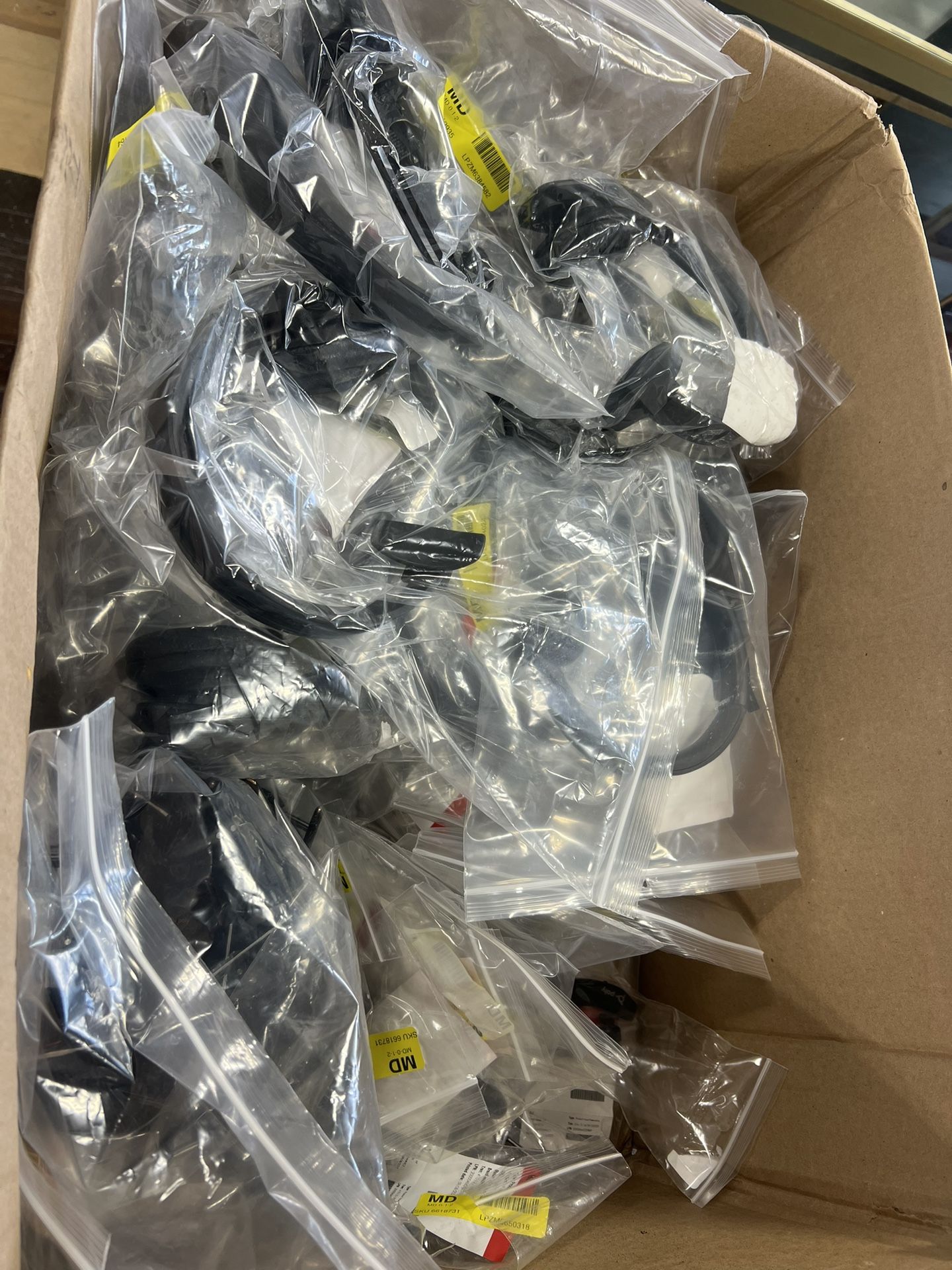 Headset Bulk Sale β 122 Units!