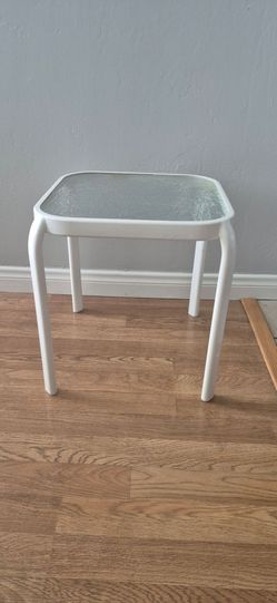STURDY  SMALL  METAL  END TABLE  WITH  GLASS  TOP