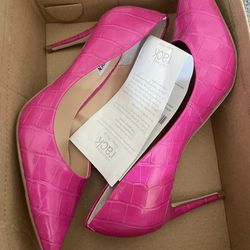 Pink Steve maddens Size 9