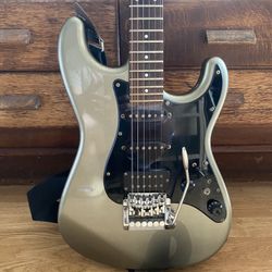 85 Vintage Fender Stratocaster Electric Guitar Japan