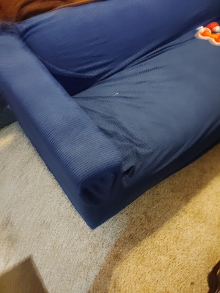 Sofa With Pictures