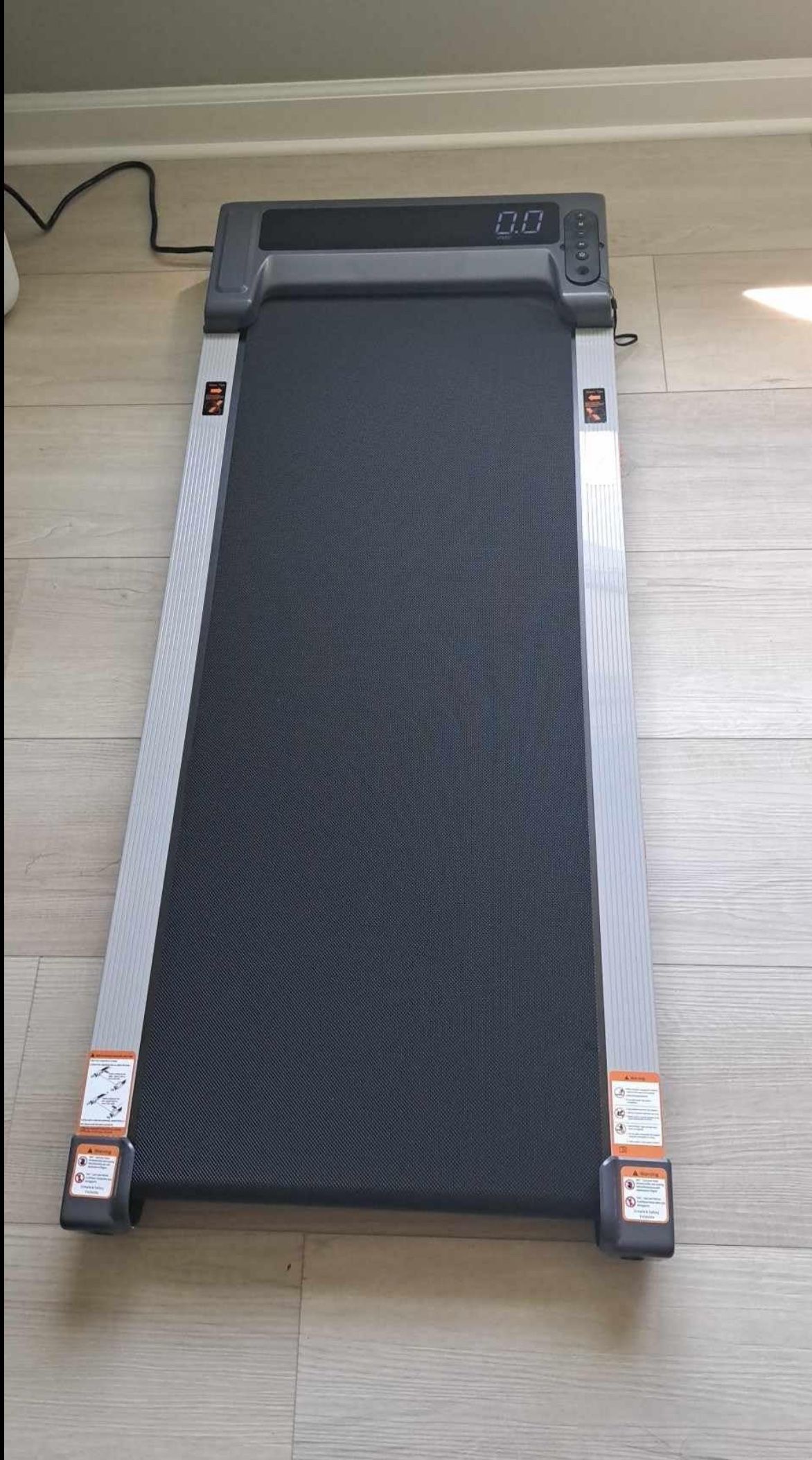 2-in-1 Walking Pad, Under Desk Treadmills(never Used)