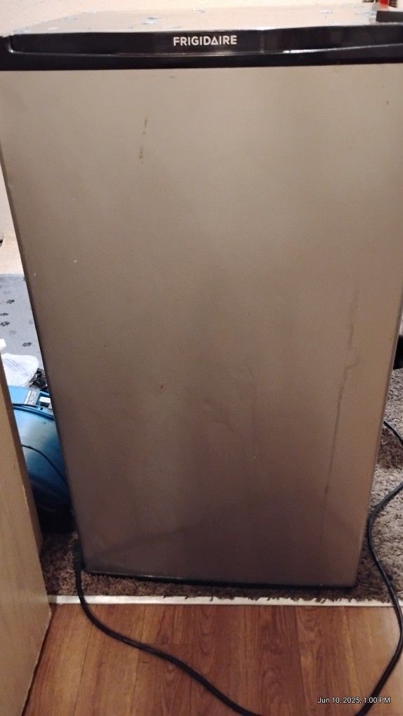 Frigidaire Mini Fridge