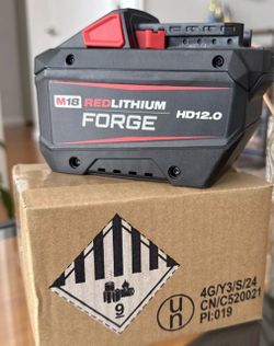 Milwaukee M18 18V Lithium-lon REDLITHIUM FORGE HD 12.0 Ah Battery.   Brand NEW.  NUEVO.