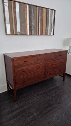 Room And Board Mondo 7 Drawer Dresser