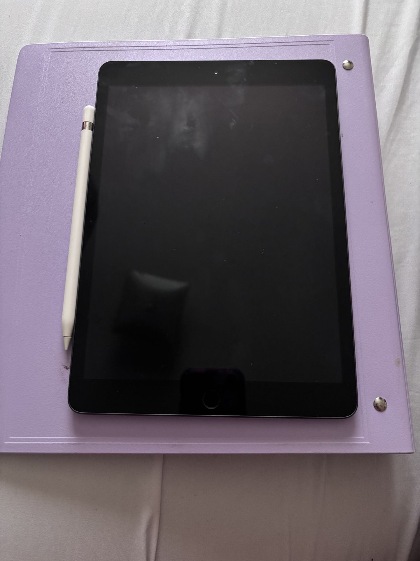 iPad Gen 7 and apple pencil