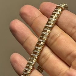 Exquisite Custom Gold Bracelet with Diamonds 