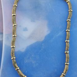 Vintage Gold Tone Necklace 