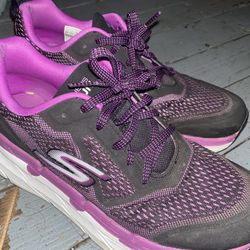 Women sketcher shoes size 8.5