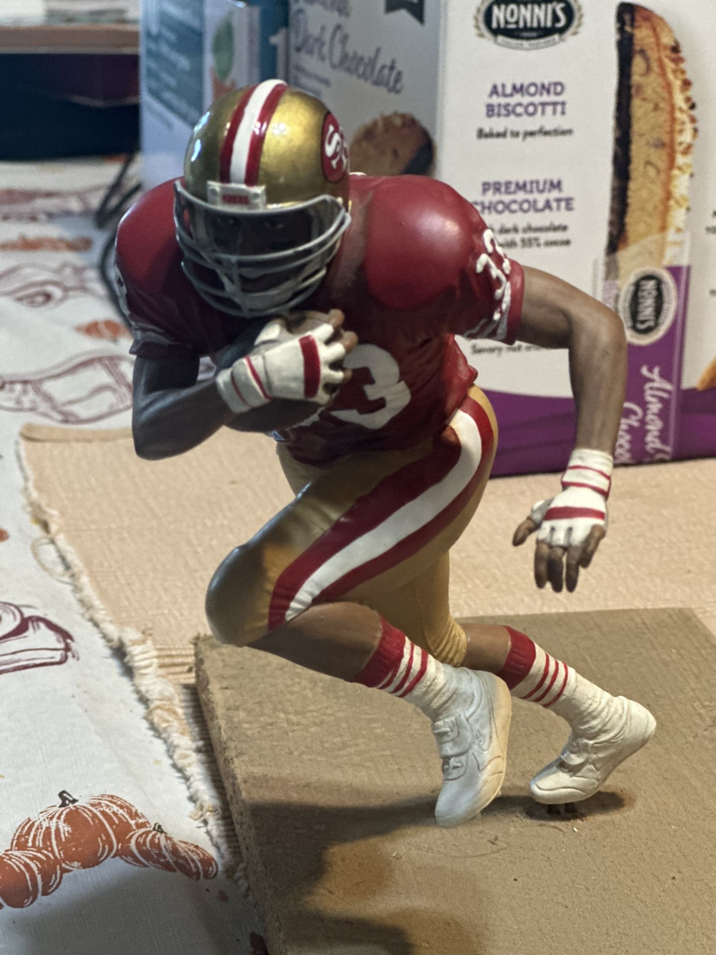 49ers Statue