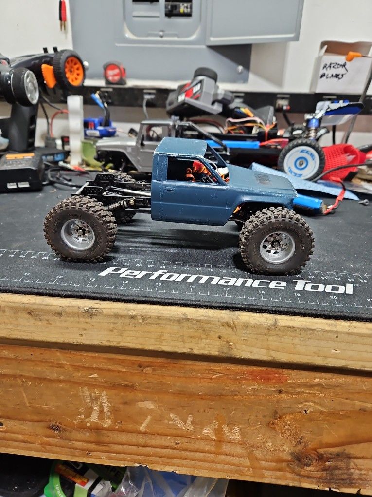 Axial Scx24 Crawler