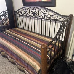 Day bed for sale